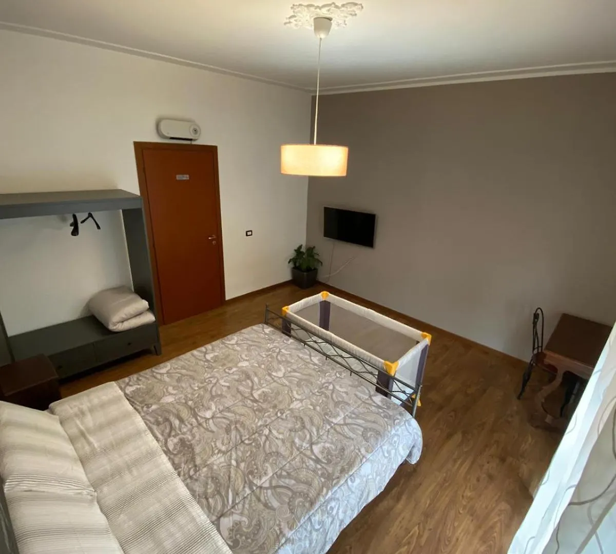 Guest house Affittacamere Fiore Piacenza